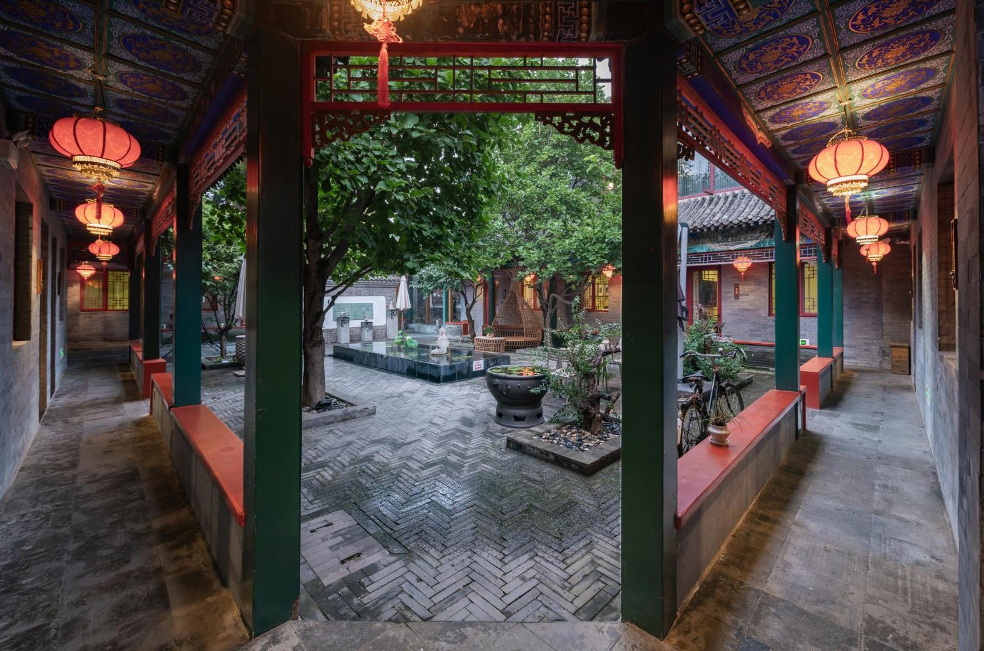 Hotel Cote Cour Deductive Beijing - Quadrangle Close To Tiananmen Square & Forbidden City & Nanluoguxiang, Walk To Wangfujing, English Speaking, Free Wifi, Free Laundry, Free Wonton & Noodles With Tour Ticket Service, Free Selfies With Ancient Costum מראה חיצוני תמונה